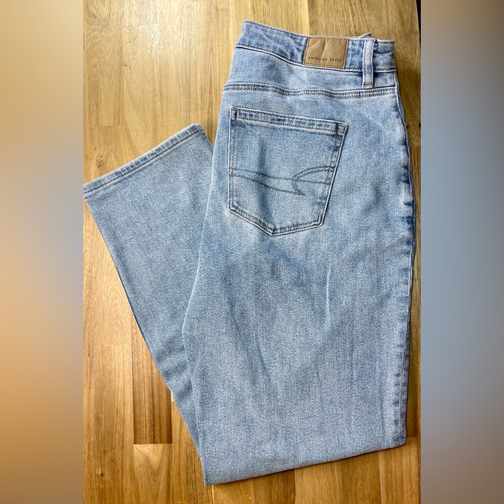 AE Mom Straight Jean